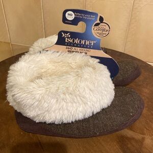 Isotoner Signature 360 All Around Memory Foam Medium 6.5-7.5 NEW